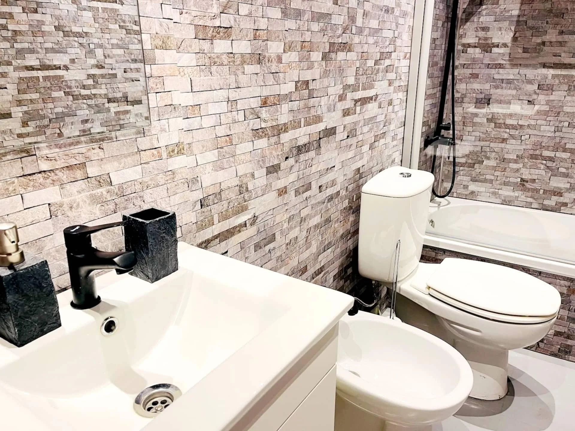 Casa de banho em pedra natural