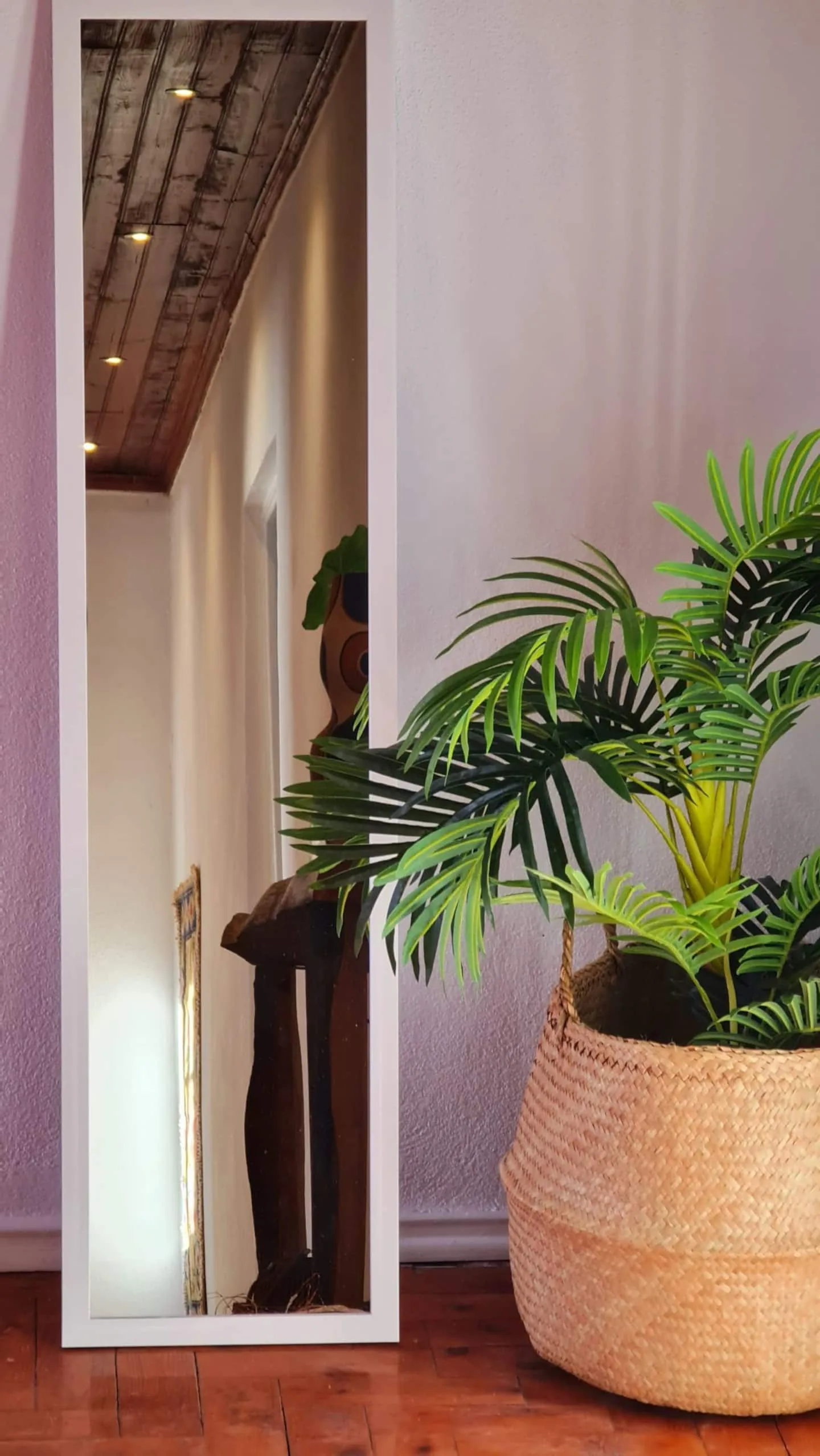 Quarto em tons naturais